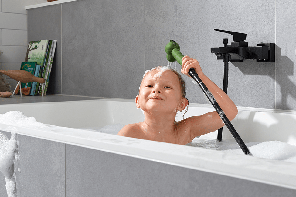 Familienbad mit Steinoptik